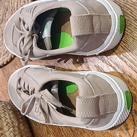 Cariuma Suede Sneakers Beige New - Picture 6 of 8